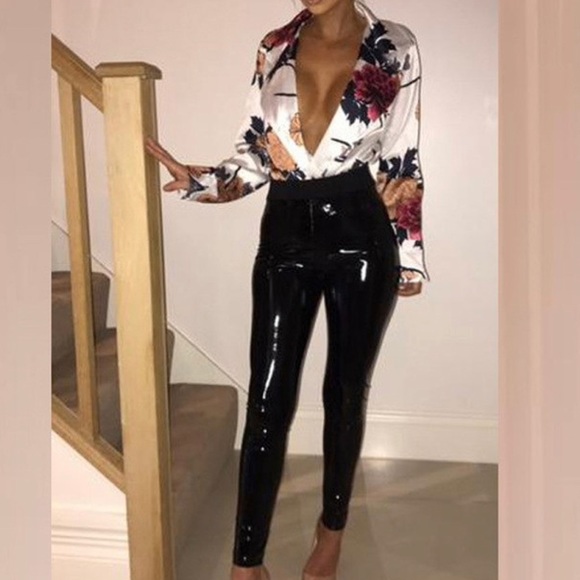 SOLDOUT Deep V Neck Floral Print Bodysuit Top - Picture 2 of 8